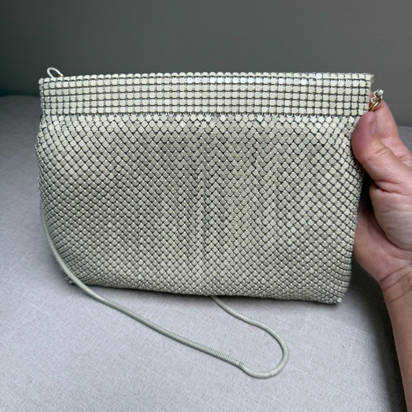 Vintage 1970s Whiting And Davis International Ivory Mesh Shoulder Bag - Picture 12 of 13